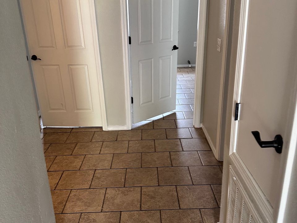 2nd image of 39095 Cedar St