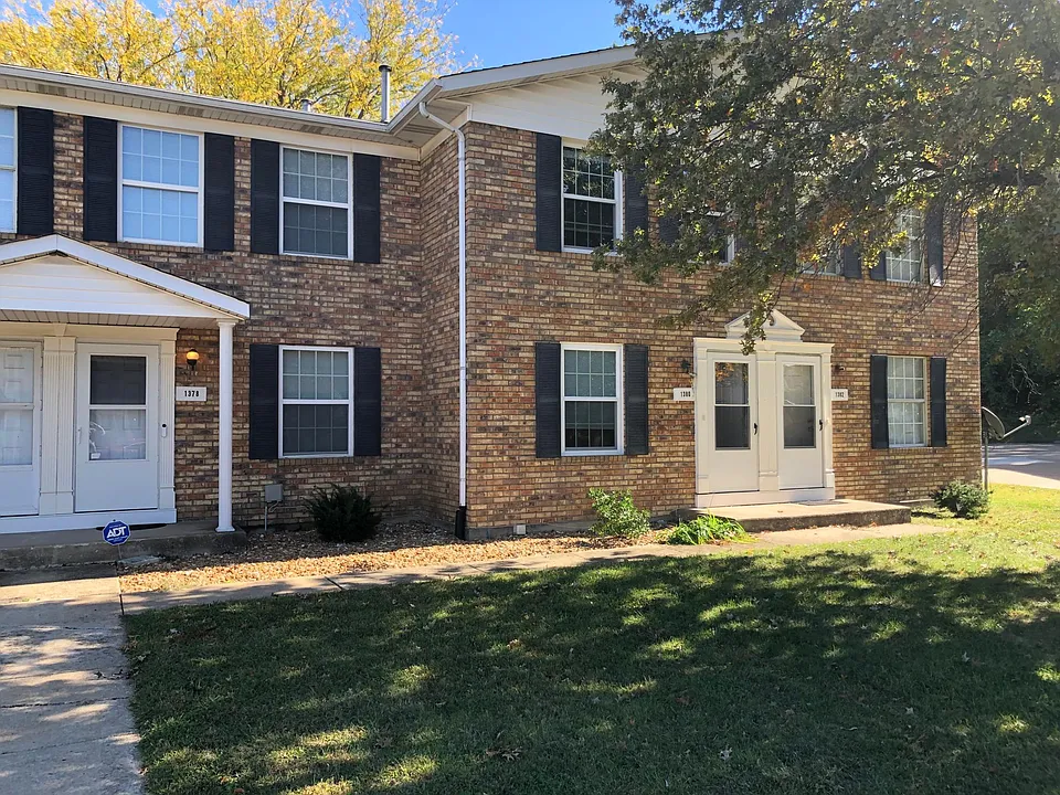 1380 Dartmouth Ct