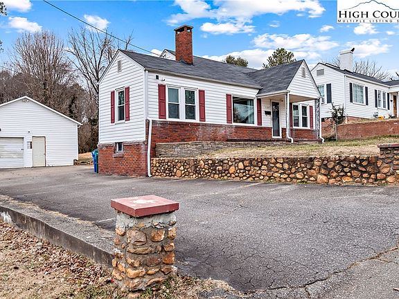 4th image of 128 Hillcrest Street
