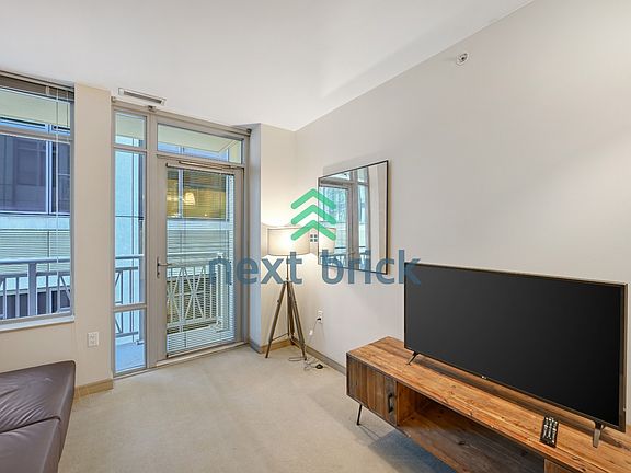3rd image of 819 Virginia St Unit 2008