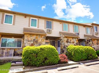32 Holiday Way, Staten Island, NY 10314