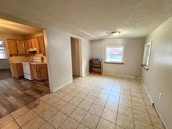 4th image of 1046 Charleston Rd