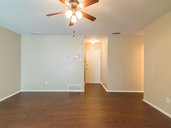 4th image of 12104 Bishop Dr