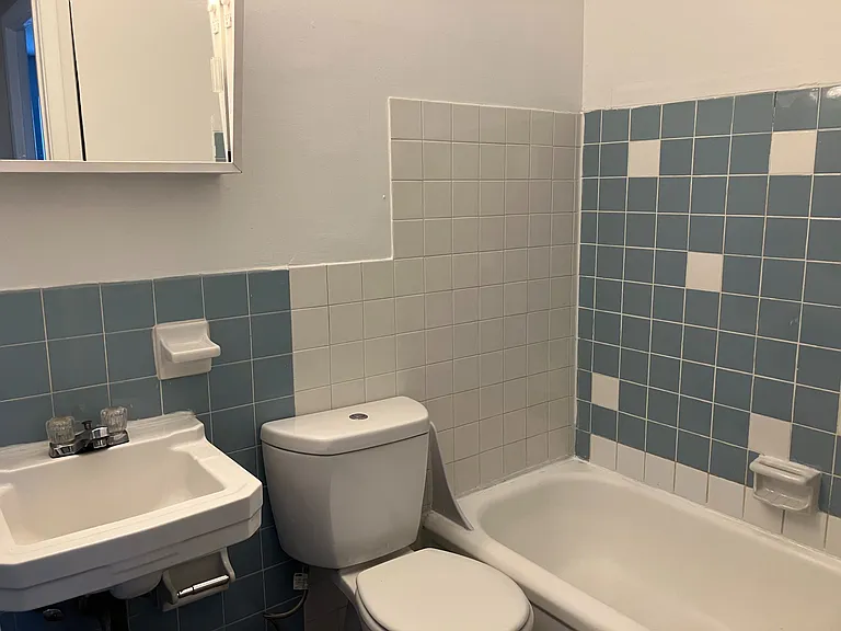 Valley York Apartments — Photo 41