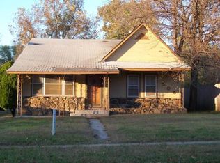 508 W 3rd St, Chanute, KS 66720