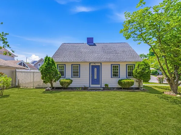 4 Newhall Ave, Saugus, MA 01906
