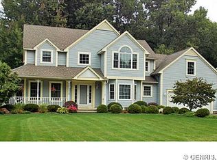 492 Sandystone Cir, Webster, NY 14580