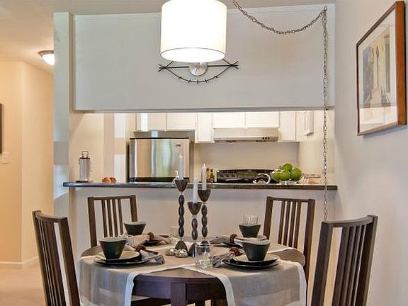 4th image of 707 Fathom Dr APT 101