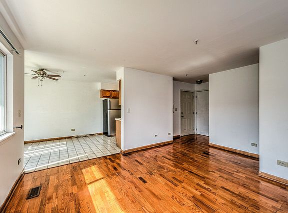 2nd image of 701 E Whispering Oaks Dr Unit 1LC