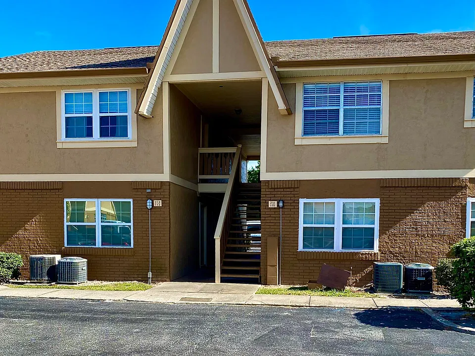 216 Preston Ln