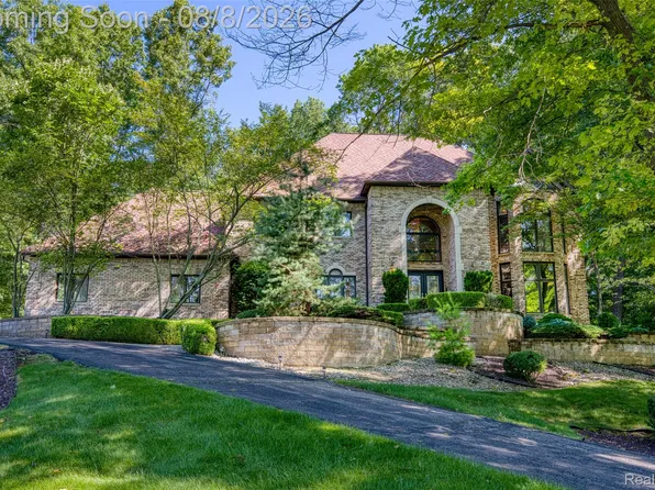2425 Darren Dr, Washington, MI 48094