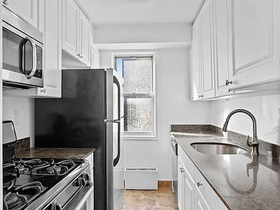 4th image of 15 W 139th St #14X