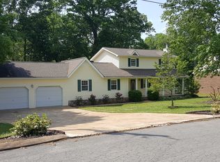 10 Rock Brook Cv, Rossville, GA 30741