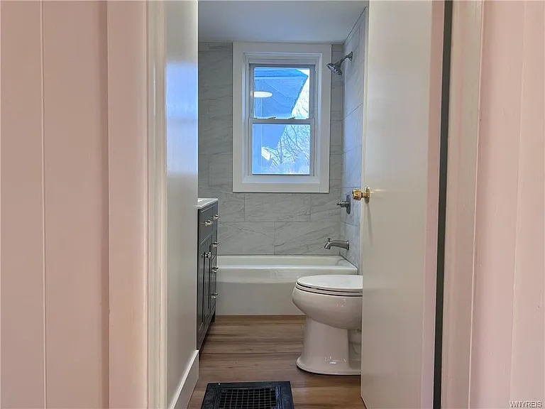 446 Bryant Ave #1 — Photo 10