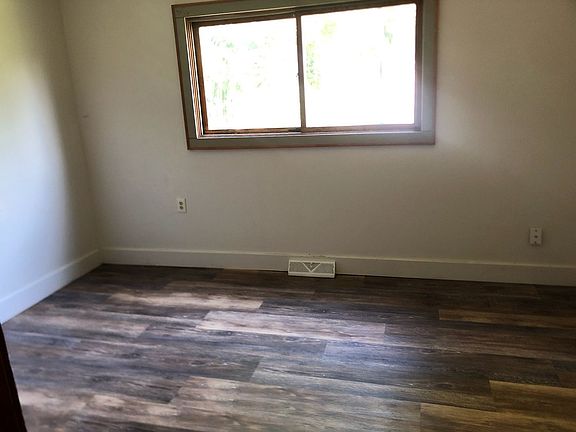 2nd image of 3822 N Port Washington Ave #3822