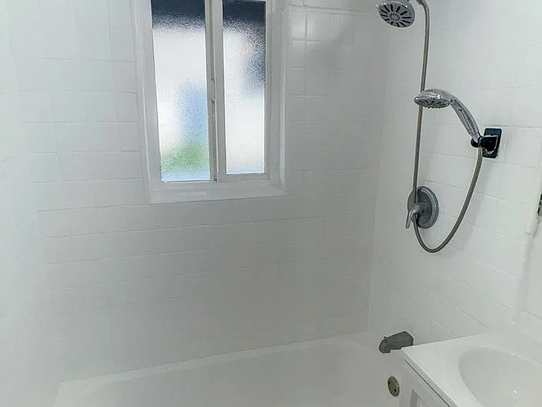 527 Hyde Park Blvd — Photo 17