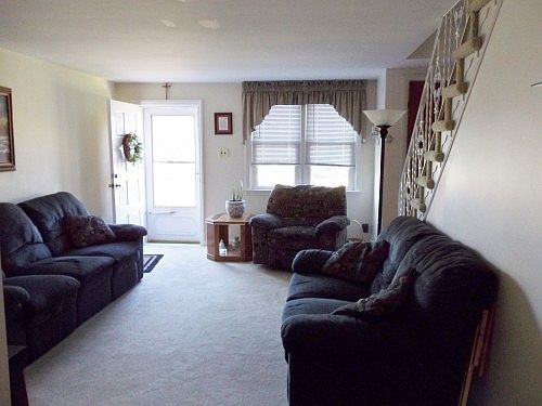 5th image of 1043 Tremont Dr