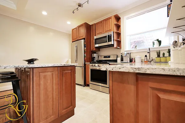 Sold by Dorsa Group | media 32