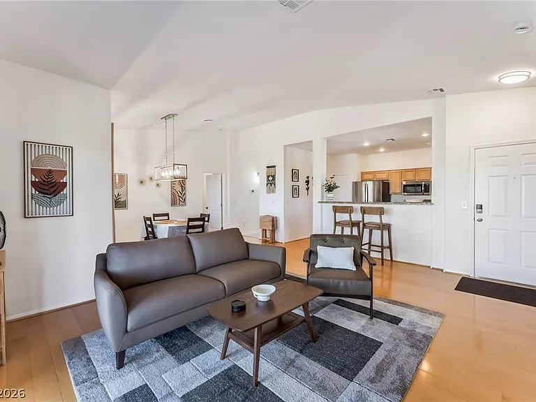 904 Duckhorn Ct #204 — Photo 7