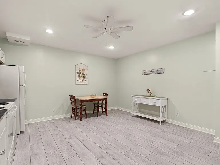 Mallet Hill Dr — Photo 20