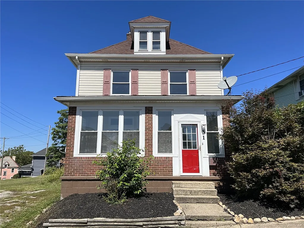 31 Prospect St photo 1