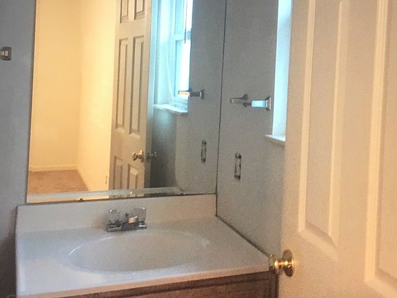 2nd image of 505 N 6th St