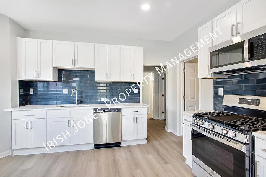 364 Potomac Ave — Photo 2