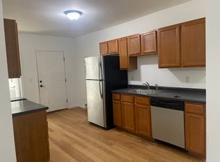35 Belknap St #3, Dover, NH 03820