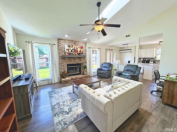 2nd image of 5123 Saddle Dr
