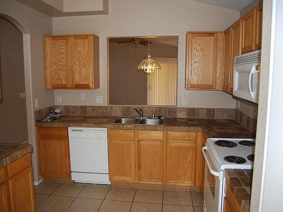 3rd image of 3534 E Juanita Ave