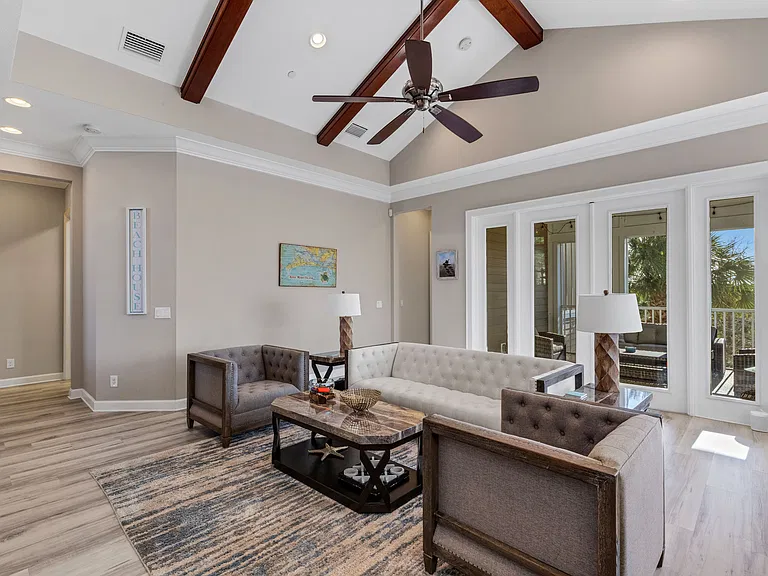 289 Sapphire Lake Dr #202 — Photo 3