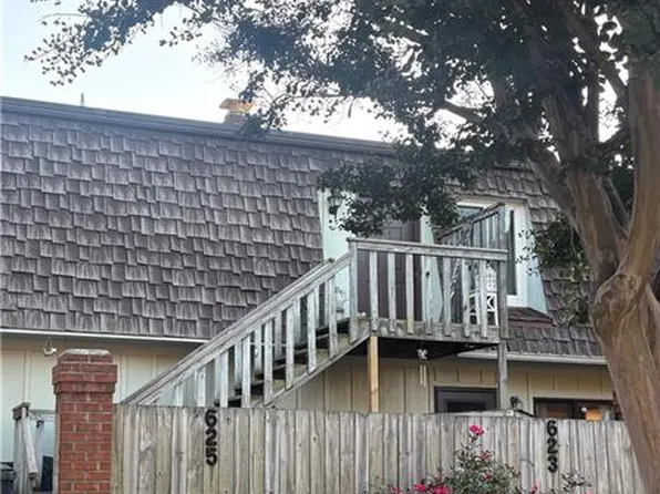 625 Ocean Lakes Dr, Virginia Beach, VA 23454