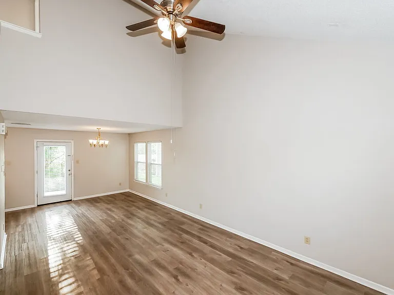 2344 Summerwood Ln — Photo 5