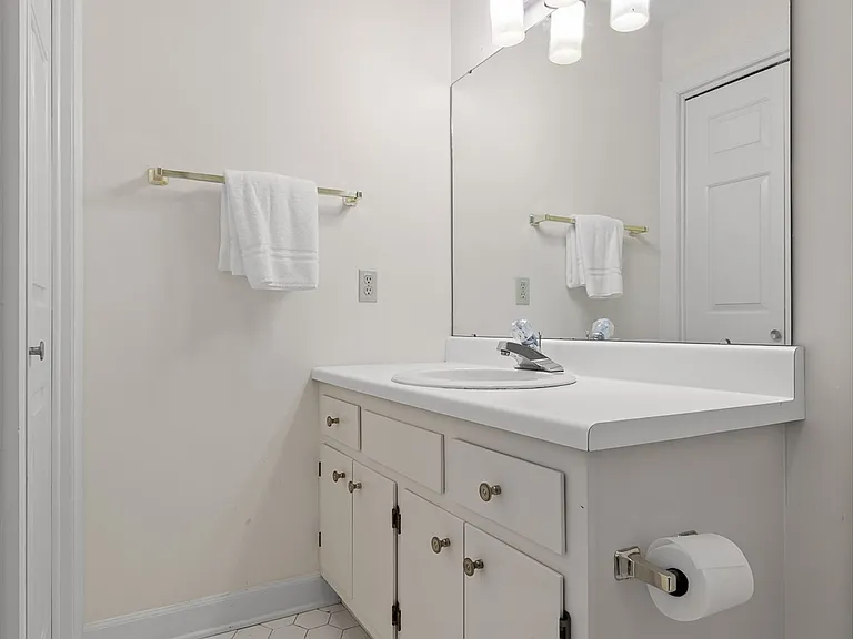 565 Winterview Ln — Photo 39