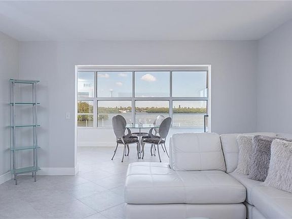 4th image of 1819 Shore Dr S APT 218