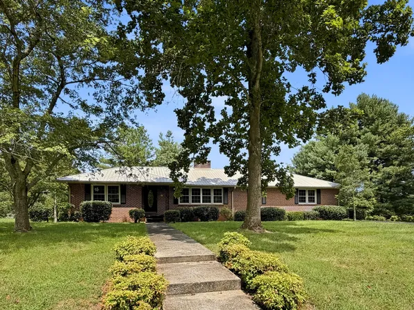401 E Petty Ln, Winchester, TN 37398