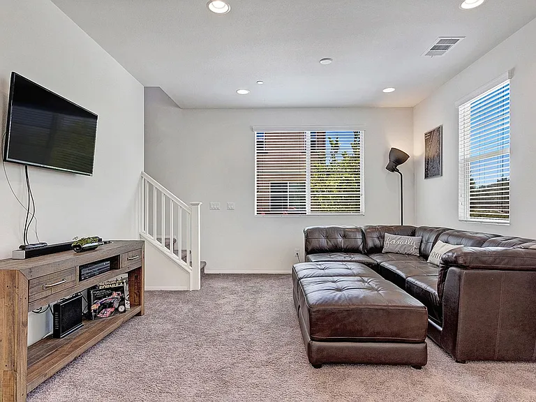 323 Paseo Gusto — Photo 3
