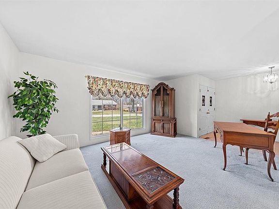 5th image of 322 Sudbury Ln