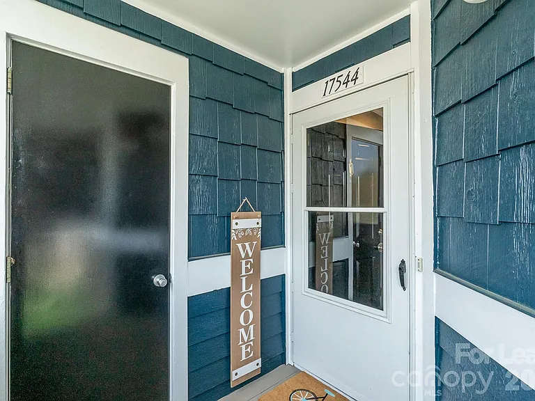 17544 Tuscany Ln — Photo 3