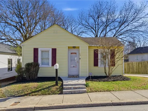 15 Church St, Thomasville, NC 27360