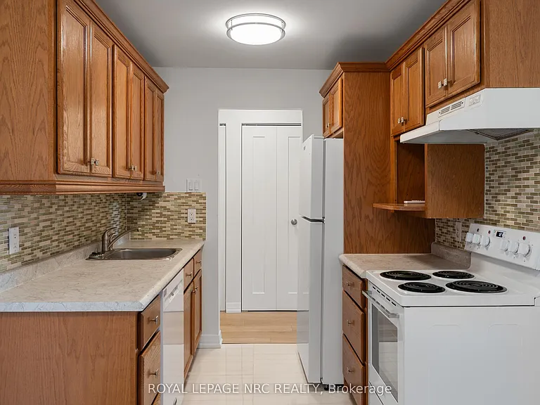 264 Grantham Ave #501 — Photo 15