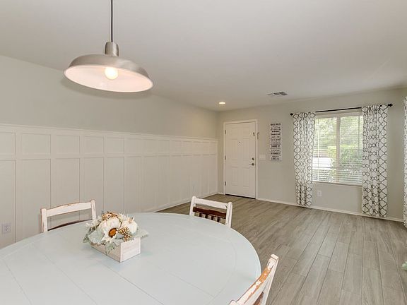 5th image of 2176 E Hazeltine Way