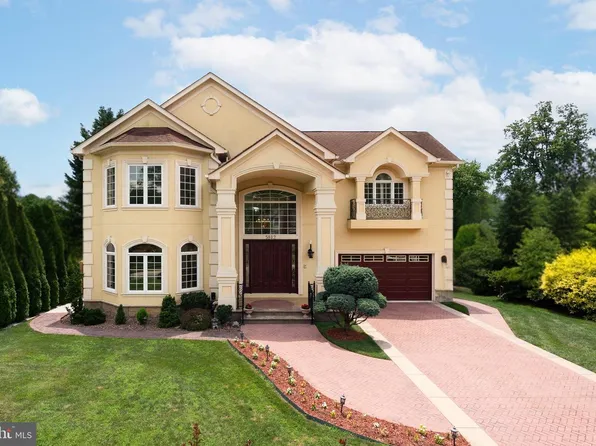 5812 Lone Oak Dr, Bethesda, MD 20814