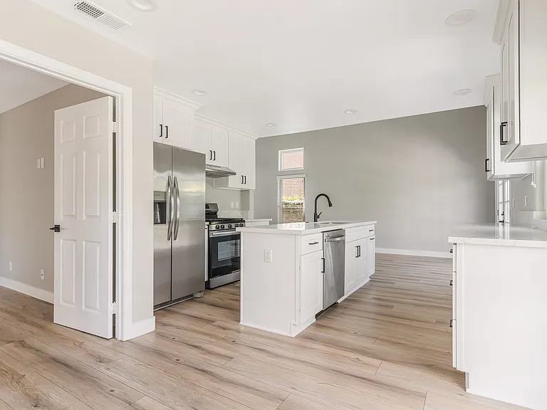 493 Messina Pl — Photo 7