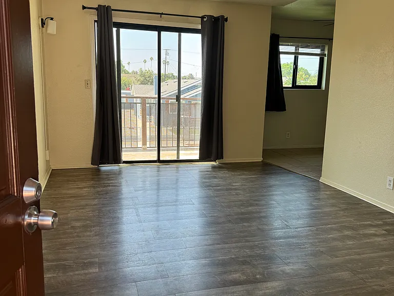 15 W Mountain View St #13 — Photo 1