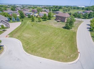 16118 W Blackhawk Dr, Lockport, IL 60441