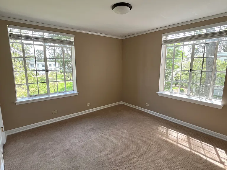 1700 N Elm St #P5 — Photo 12