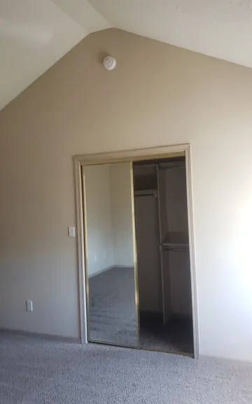 1262 NW Phelps Ct — Photo 3