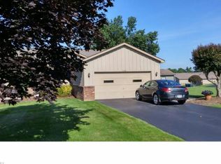 1138 Shadowridge Dr, Niles, OH 44446