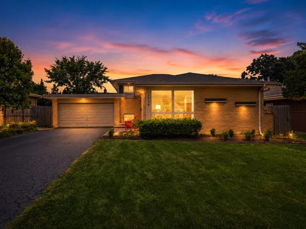 1506 Wakeman Ave, Wheaton, IL 60187